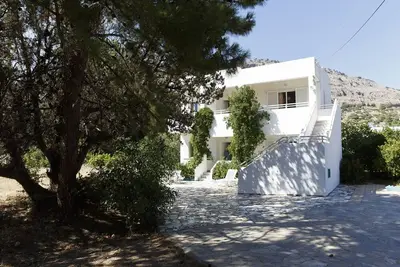Image de 2 Chambres Appartements dans le beau jardin méditerranéen environs de Central Plage de Pefkos