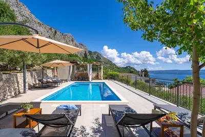 Image de Seaview Villa B2b avec piscine privée chauffée et vue panoramique imprenable sur la mer!