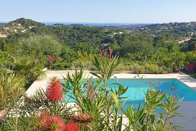 Image de 3 pieces, vue mer panoramique, 2 ch, 2 Sb, terrasse 80 m2, piscine