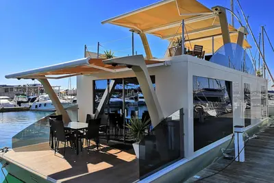 Image de Accueil Aboard - confort Houseboat, l'expérience et le luxe.