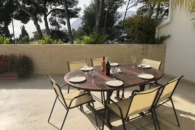 Image de Appartement fabuleux, vue sur la mer, à quelques pas de la plage, des bars et des restaurants