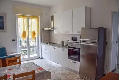 Image de Grand appartement de trois pièces avec balcon vue mer