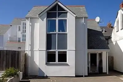 Image de Castaway Cottage à Trevone avec parking et très proche de la plage de sable.