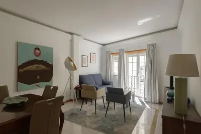 Image de Appartement où les antiquités trouvent la modernité dans le quartier du Chiado