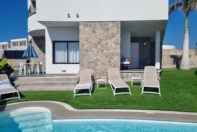 Superbe Villa Avec Piscine Privee. Les vues sont spectaculaires