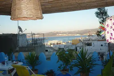 Image de Magnifique grande maison de ville de 3 chambres avec superbe terrasse sur le toit + vue sur la mer Ă Kasbah