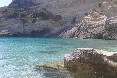Image de Une villa entourée de verdure à quelques pas de la mer