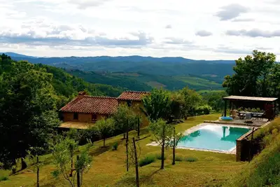 Image de Villa, Chianti au coeur de la Toscane, grande piscine, parcelle de 14 ha