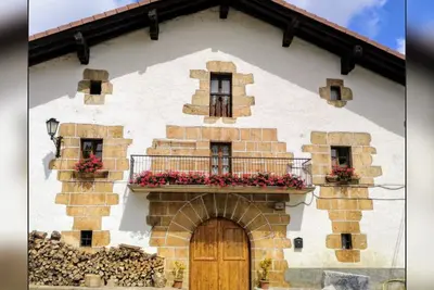 Image de Maison rurale de location complète, d'une capacité de 14 +2 personnes.