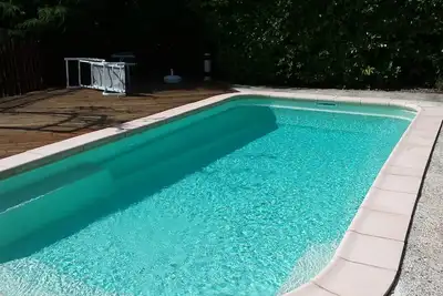 Image de Idéal en famille ou entre amis maison en pierre avec jardin et piscine