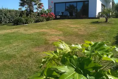 Image de Wooden house overlooking the sea at 180 °