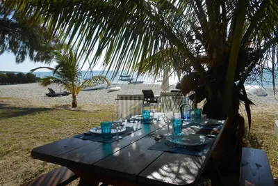 Image de Pointe D Esny: Fleur de sel - Maison posée sur la plage