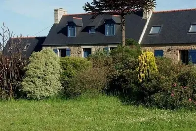 Image de Grande Maison De Famille A Tregastel (Côtes d'Armor) plein sud. 12 personnes.