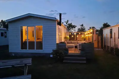 Image de Beau chalet confortablement meublé à 400 mètres de la plage de Petten.