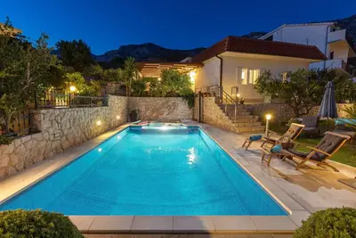 Calme Belle Villa, proximité de la plage, piscine privée, vue sur la mer, la famille
