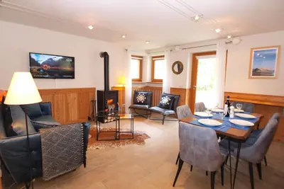 Image de centre de Champoluc à côté des remontées mécaniques, 3 chambres, confortable poêle à bois, Wifi, 6 couchages