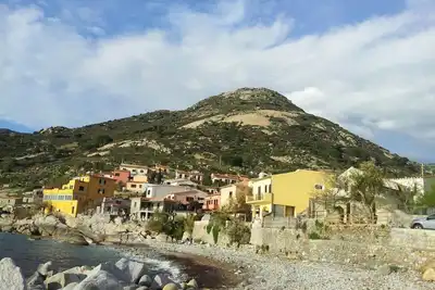Image de Maison sur deux étages, pieds dans l'eau
