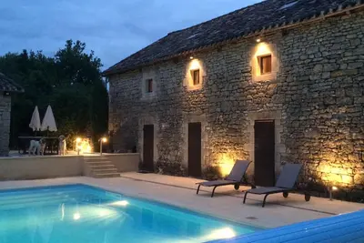 Image de Grange convertie avec piscine privée