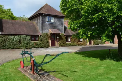 Image de Tranquille, bien équipées Quatre-Star Cottage dans la ville historique «1066 Country '.