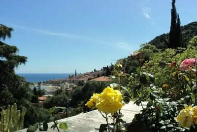 Image de Garavan: 85m2, très grand standing, avec piscine et garage