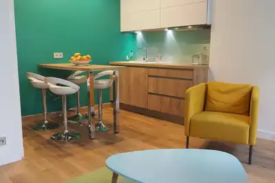 Image de Charme et vue sur jardin, au centre de Paris, proche Montparnasse