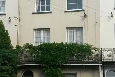 Image de Appartement @ 26 - Un appartement autonome sur une terrasse géorgienne Accueil