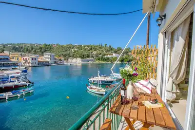 Image de Loggos vues panoramiques, balcon supérieur à Loggos