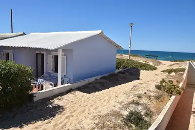 Image de Faro, Algarve, Faro Beach, Beach House littéralement sur les dunes