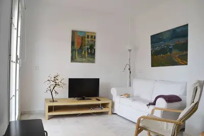 Image de Appartement avec Piscine, Terrasse, A / C, Wifi et Parking au centre.