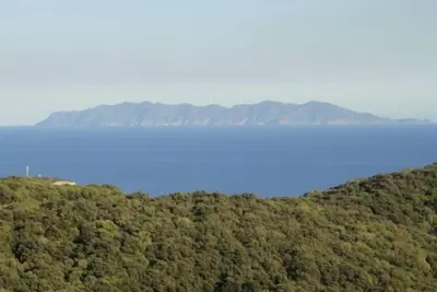 Image de Appart maison typique corse, vue mer et montagne, jardin, parking privé, plages 5 mn
