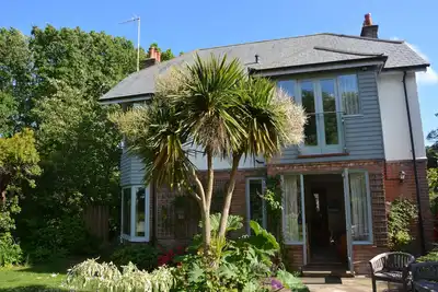 Image de Studland Maison de famille sur le bord du village, avec vue mer et Country View