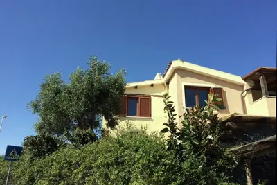 Image de Olbiamare derrière Olbia Costa Maison Auchan Smeralda avec jardin