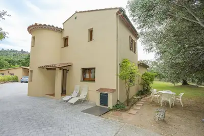 Image de Tower House (2 chambres, 1. 5 salles de bains, 6 couchages)