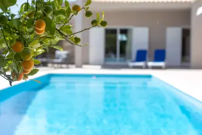Image de Maison de caractère avec piscine privée idéalement située - Alvor