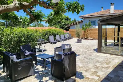 Image de A Mimizan-plage sud, maison individuelle avec jardin clôturé, à 2km des plages