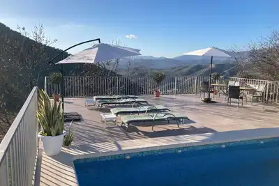 Image de Casa Cerretillo, Rural Maison blanche traditionnelle avec tous les luxes modernes