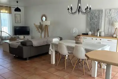 Image de Maison avec box privative et jardin dans un quartier calme