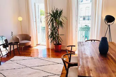 Image de D'énormes 250sm 7 Appartements Chambre! Prince héritier!