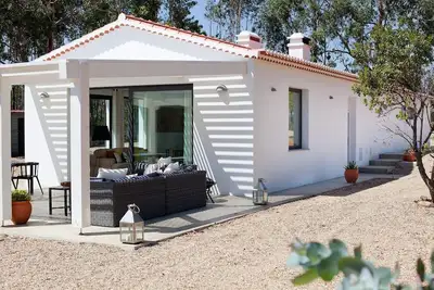 Image de Maison avec piscine dans une grande propriété (32500m2), près de la mer