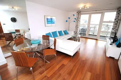 Image de Horizon, Poole - Deux Chambres Appartement, Couchages 4