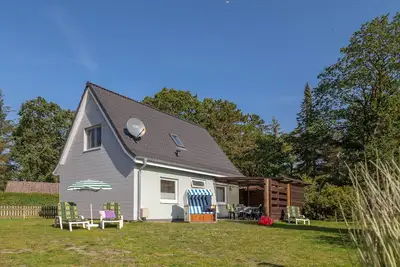 Image de Enfant et animal zone chalet convivial, en front de mer