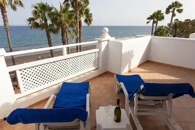 Bahía Feliz - exclusive villa directly besides the sea
