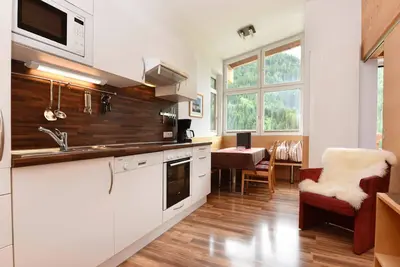 Image de Appartement familial pour 2 adultes et 2 enfants - Holiday Mattle ****
