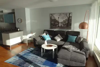 Image de Appartement sur la plage sud entre le port intérieur et la baie de Jade