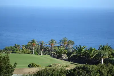 Image de Villa de luxe sur le balcon de l'Atlantique