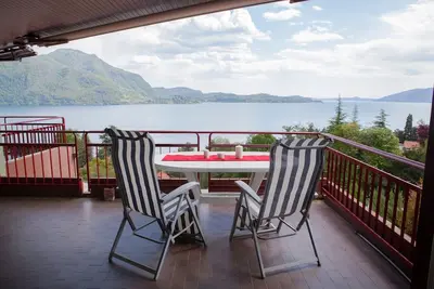 Image de Bel appartement de 4 ½ pièces avec 3 balcons, piscine et superbe vue sur le lac