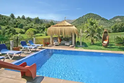 Image de Tranquillité idyllique dans un emplacement privilégié, piscine, adapté aux enfants, jardin, internet