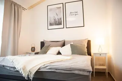 Image de Nouveau: Appartement de luxe avec vue sur le lac et le jardin [non. 2]