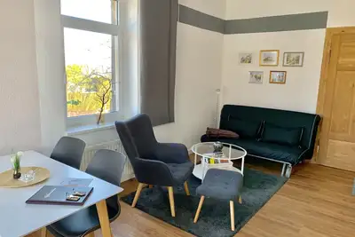 Image de Lumineux appartement moderne avec terrasse sur le toit et belle cuisine à Dresde