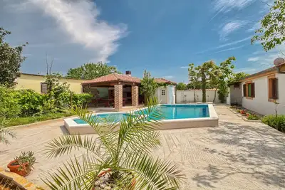 Image de Profitez de vos vacances dans notre belle maison de vacances avec piscine